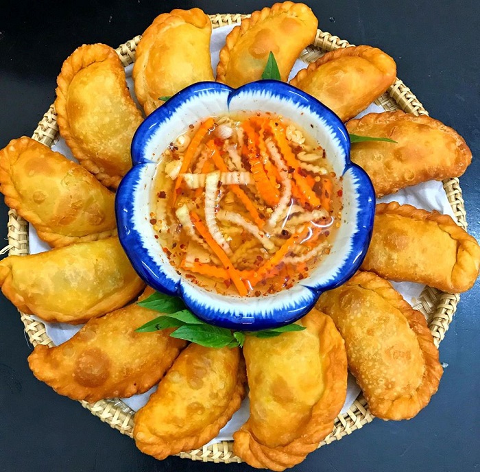 Batiso - a delicious snack of Ha Long